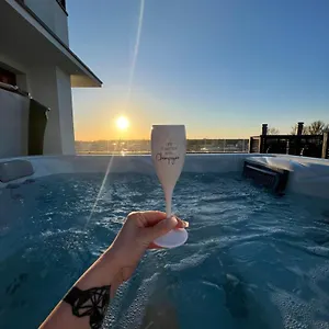 https://baltic-marina-39.kolobrzeghotels.com